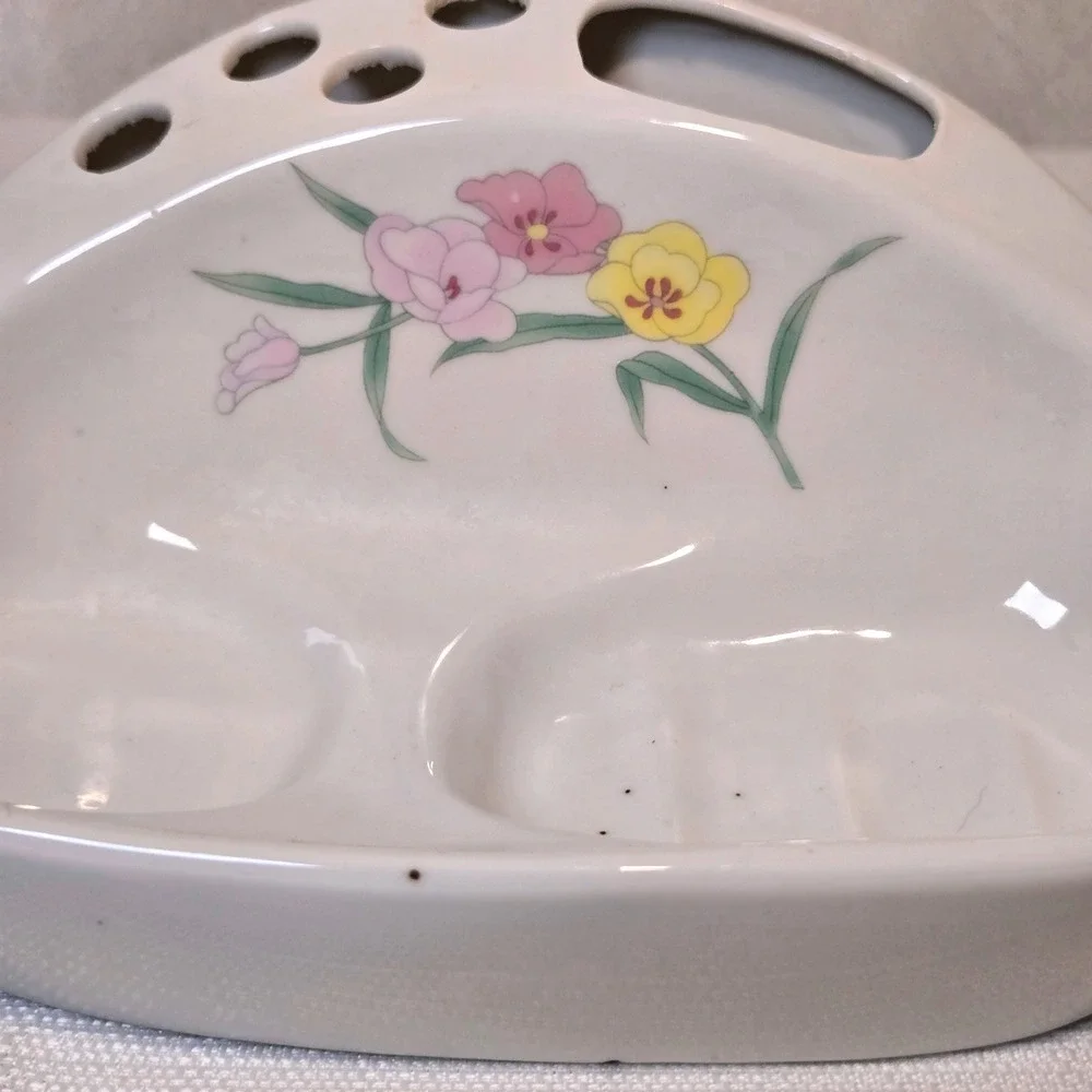 Vintage White Ceramic Floral Toothbrush Holder and Soap‎ Dish Bathroom Organizer
